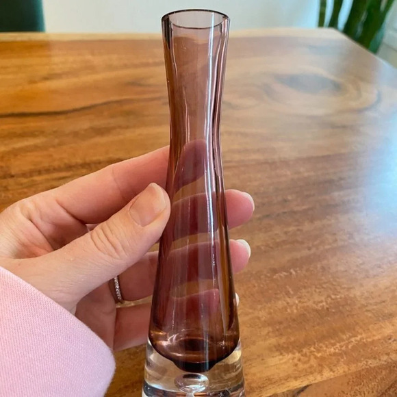 Gorgeous Krosno Poland Ameythest Art Glass Purple Vase with Clear Blown Bubble - Picture 13 of 16